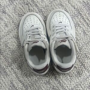 Nike Kids Sneakers in White and Maroon